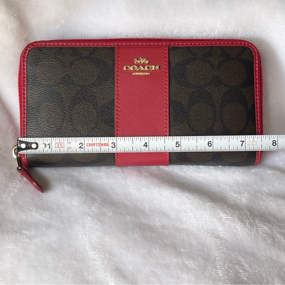 Authentic COACH Wallet - Picture 6 of 9